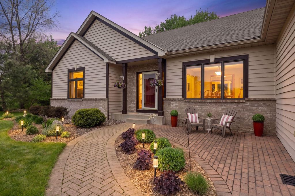 Photo of 10947 Alexandra Court, Inver Grove Heights, MN 55077 (MLS # 7065787)
