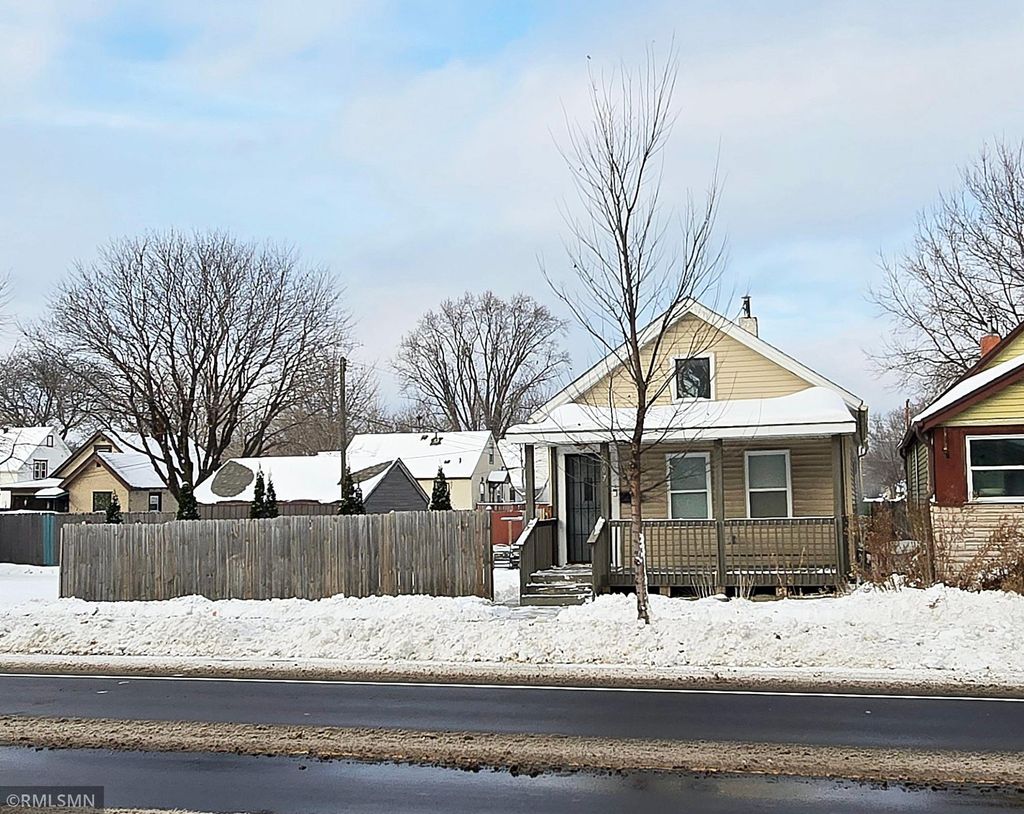 Photo of 307 Maryland Avenue W, Saint Paul, MN 55117 (MLS # 6823470)