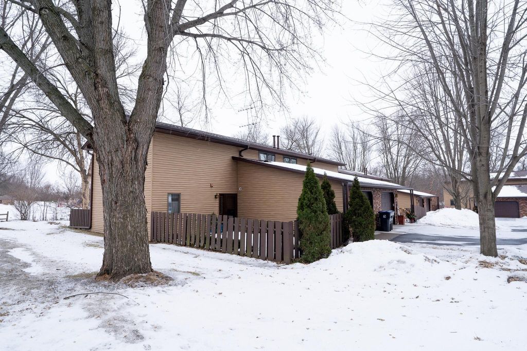 Photo of 434 E 11th Street #L, New Richmond, WI 54017 (MLS # 7008211)