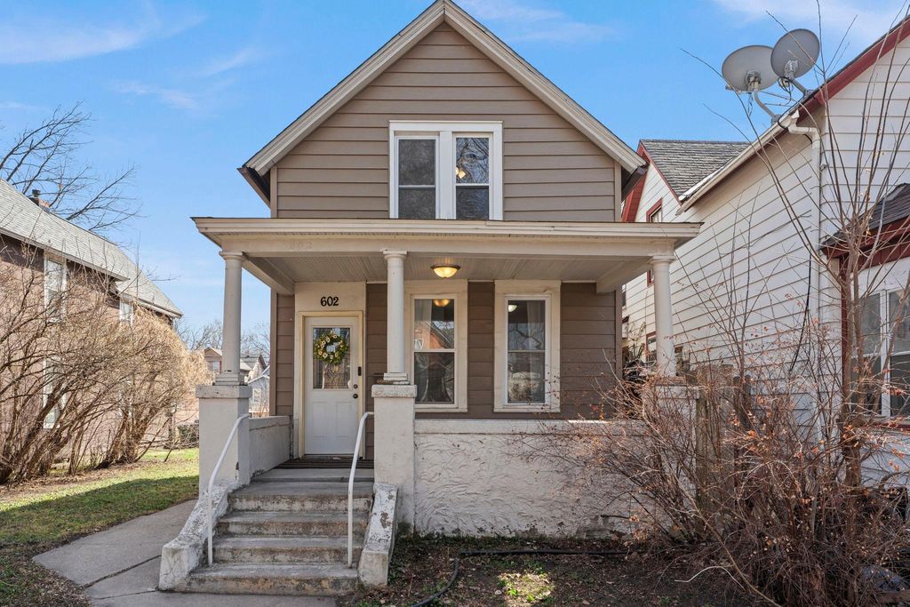 Photo of 602 Edmund Avenue, Saint Paul, MN 55103 (MLS # 7022169)