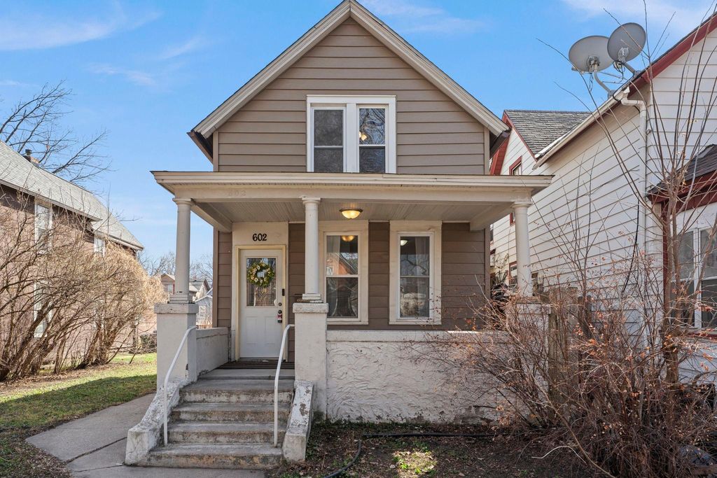 Photo of 602 Edmund Avenue, Saint Paul, MN 55103 (MLS # 7022169)