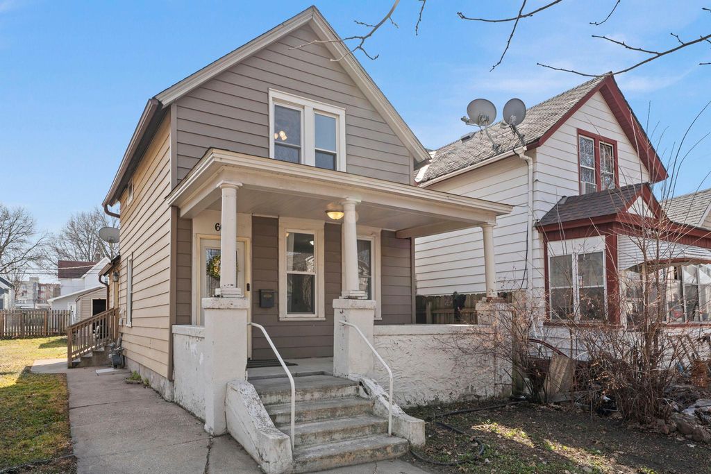 Photo of 602 Edmund Avenue, Saint Paul, MN 55103 (MLS # 7022169)