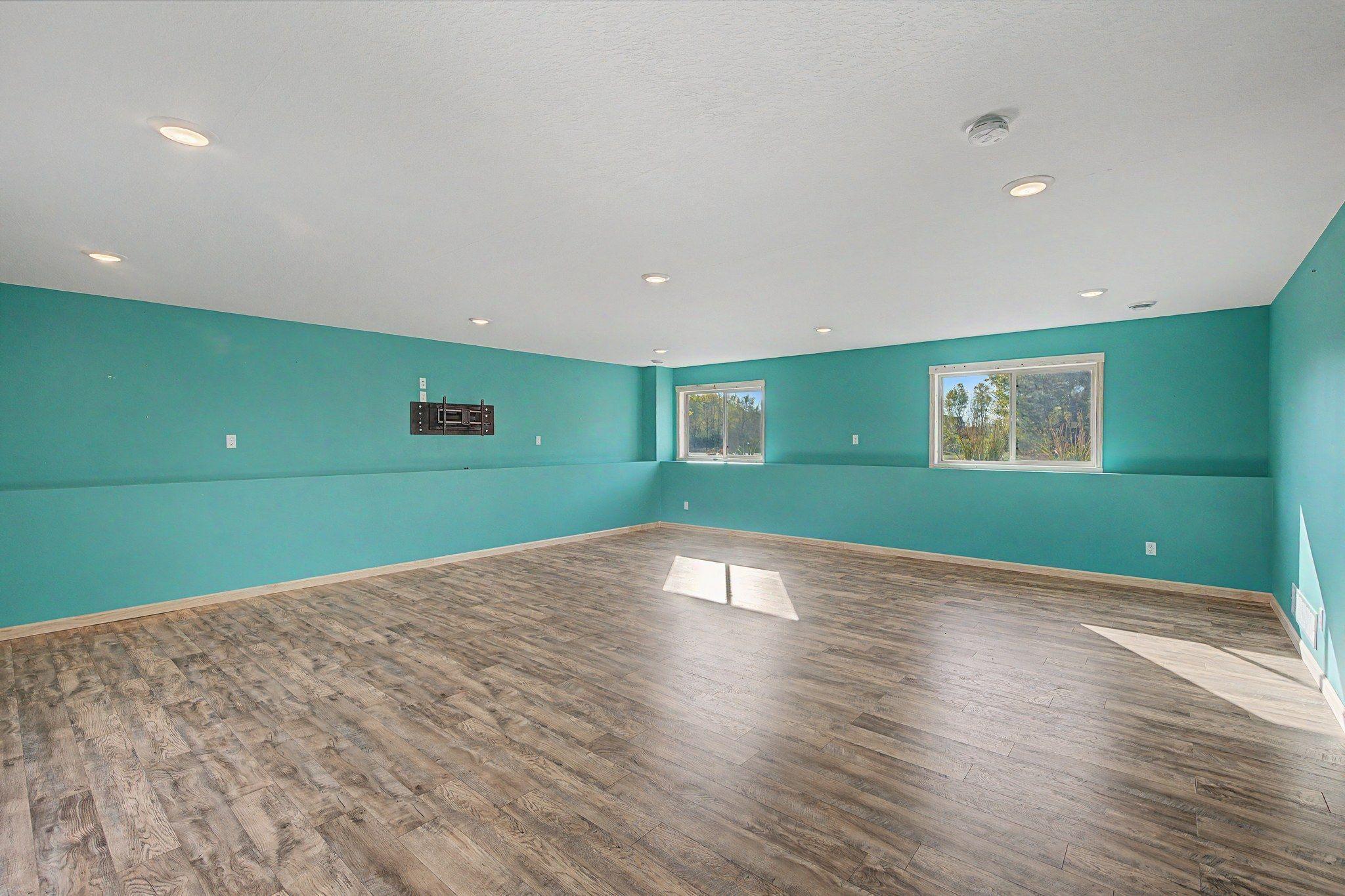 6594 Aspen Road