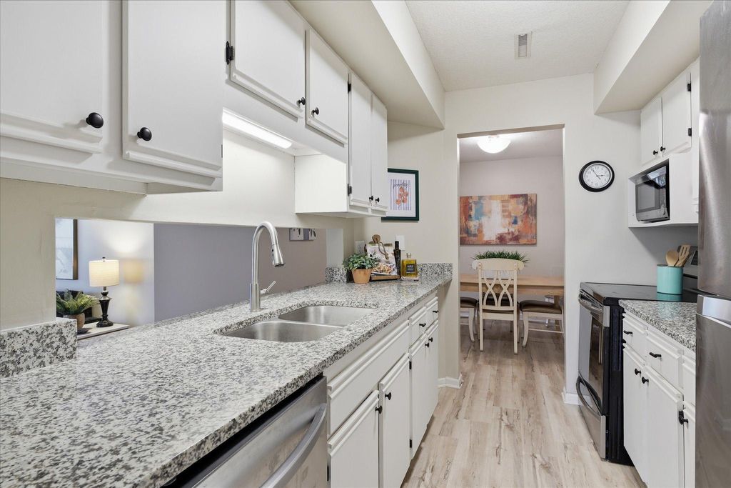 Photo of 1812 Yuma Lane N, Plymouth, MN 55447 (MLS # 7049714)