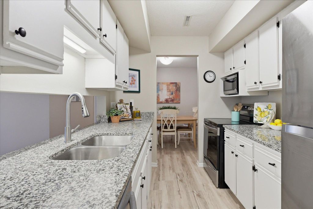 Photo of 1812 Yuma Lane N, Plymouth, MN 55447 (MLS # 7049714)