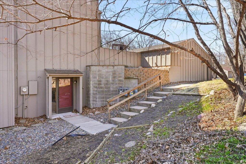 Photo of 1812 Yuma Lane N, Plymouth, MN 55447 (MLS # 7049714)