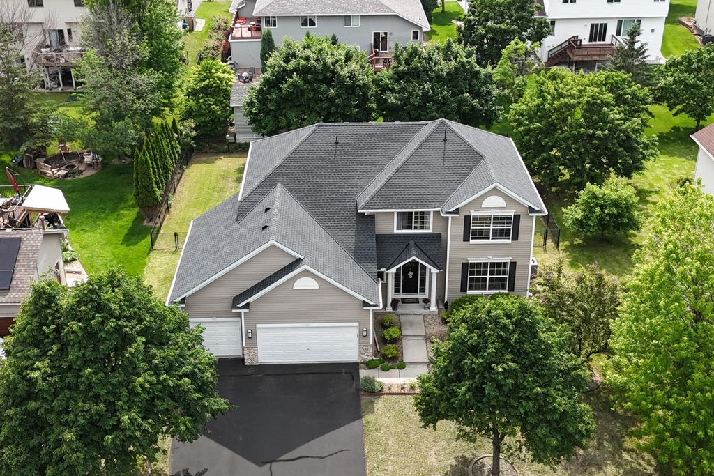 Photo of 9743 Almond Avenue N, Brooklyn Park, MN 55443 (MLS # 7055322)