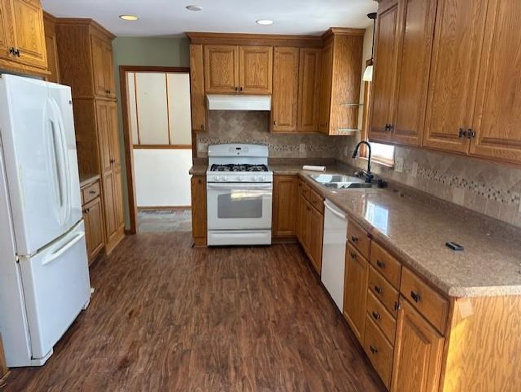 Photo of 5800 W 25 1/2 Street, Saint Louis Park, MN 55416 (MLS # 7038160)