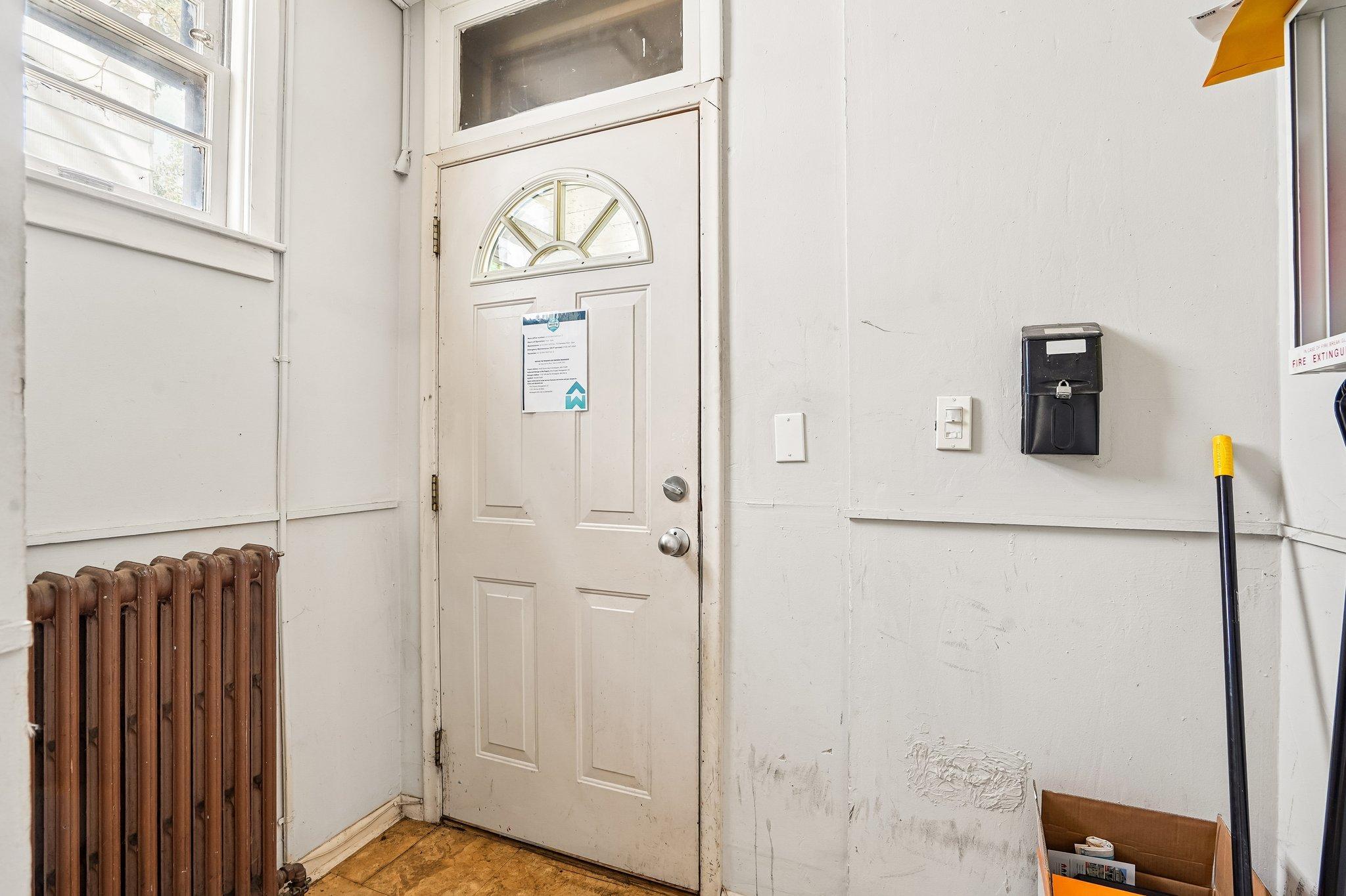 2644 Dupont Avenue S