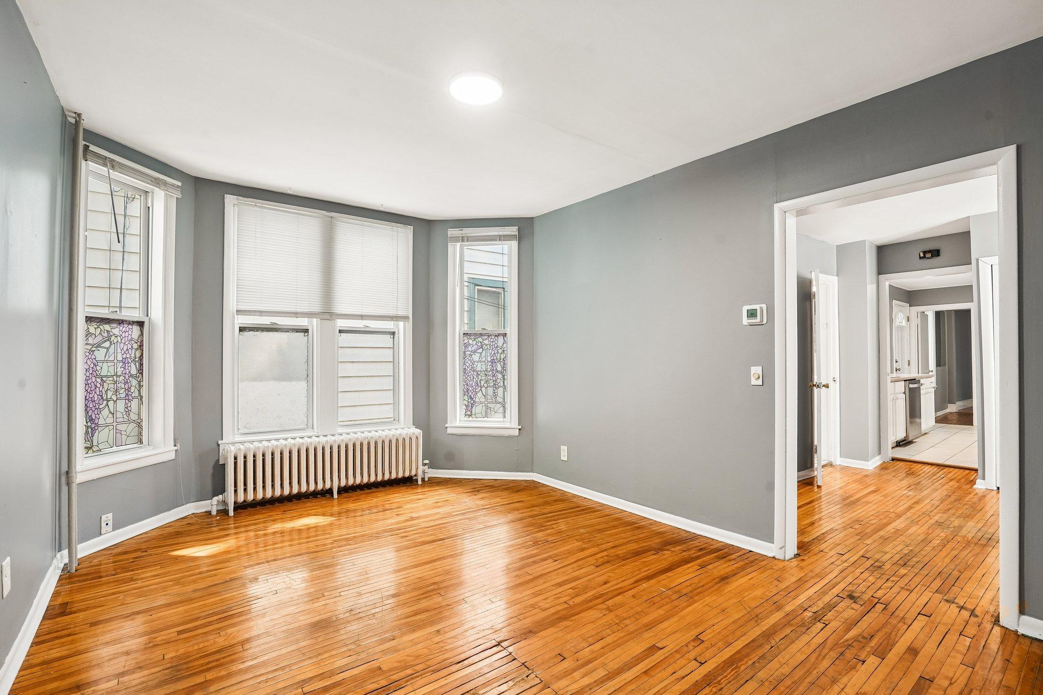 2644 Dupont Avenue S