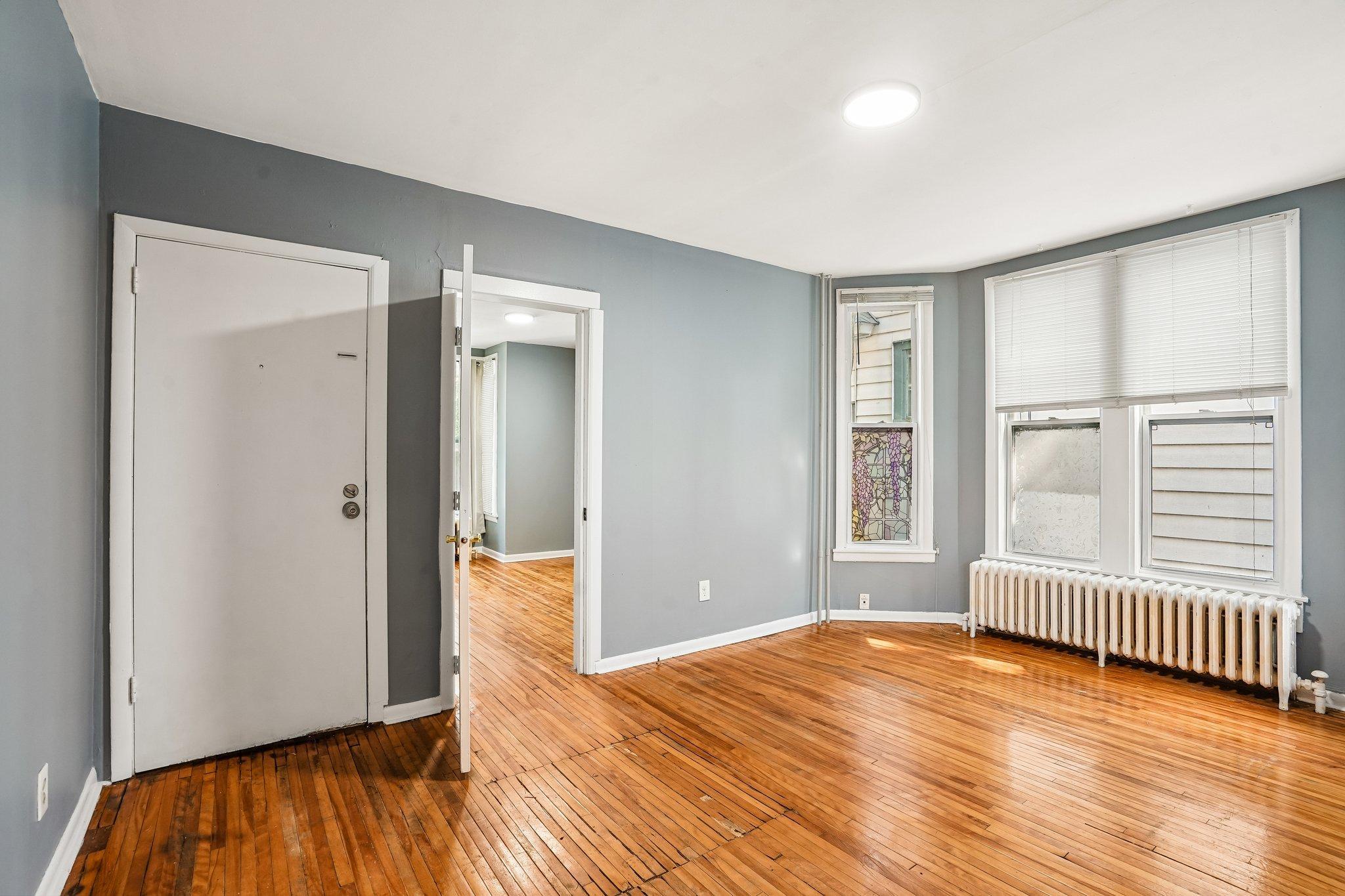 2644 Dupont Avenue S