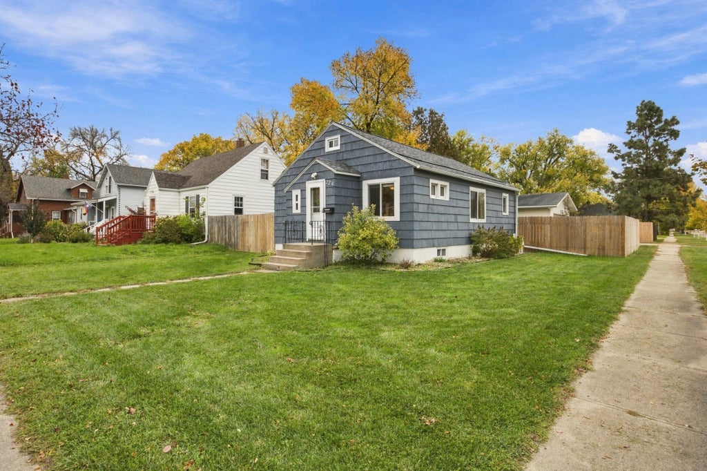 Photo of 224 14th Street S, Moorhead, MN 56560 (MLS # 7161094)