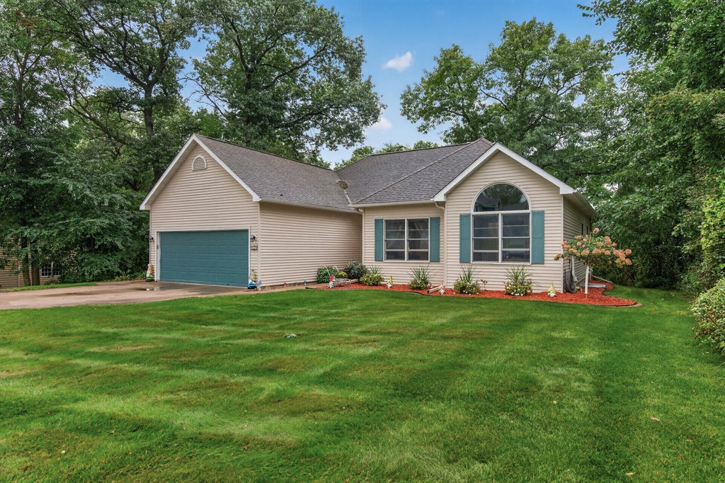 Photo of 2235 E Rum River Drive S, Cambridge, MN 55008 (MLS # 7137713)