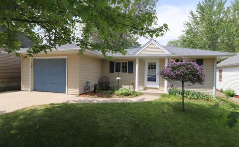1138 Cleveland Avenue Detroit Lakes MN 56501