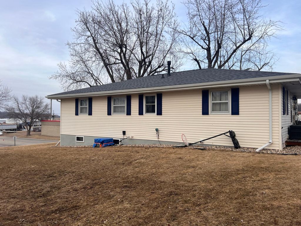 Photo of 102 Grant Street S, Lake Benton, MN 56149 (MLS # 7032326)