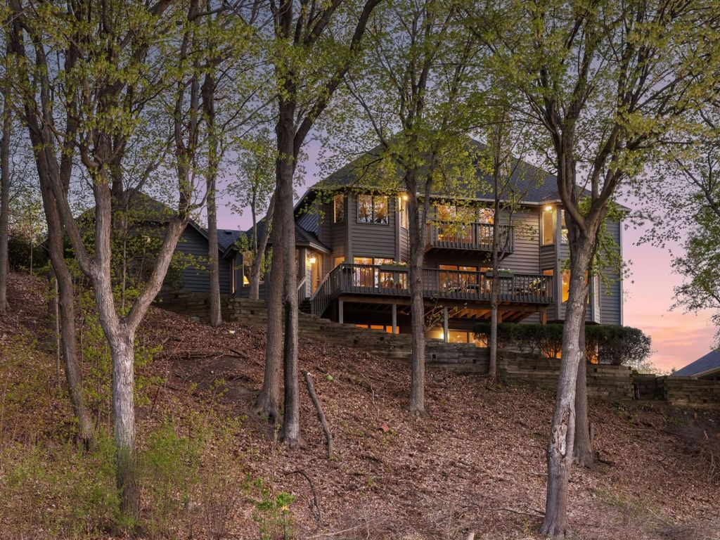 Photo of 11202 Mount Curve Road, Eden Prairie, MN 55347 (MLS # 7035861)