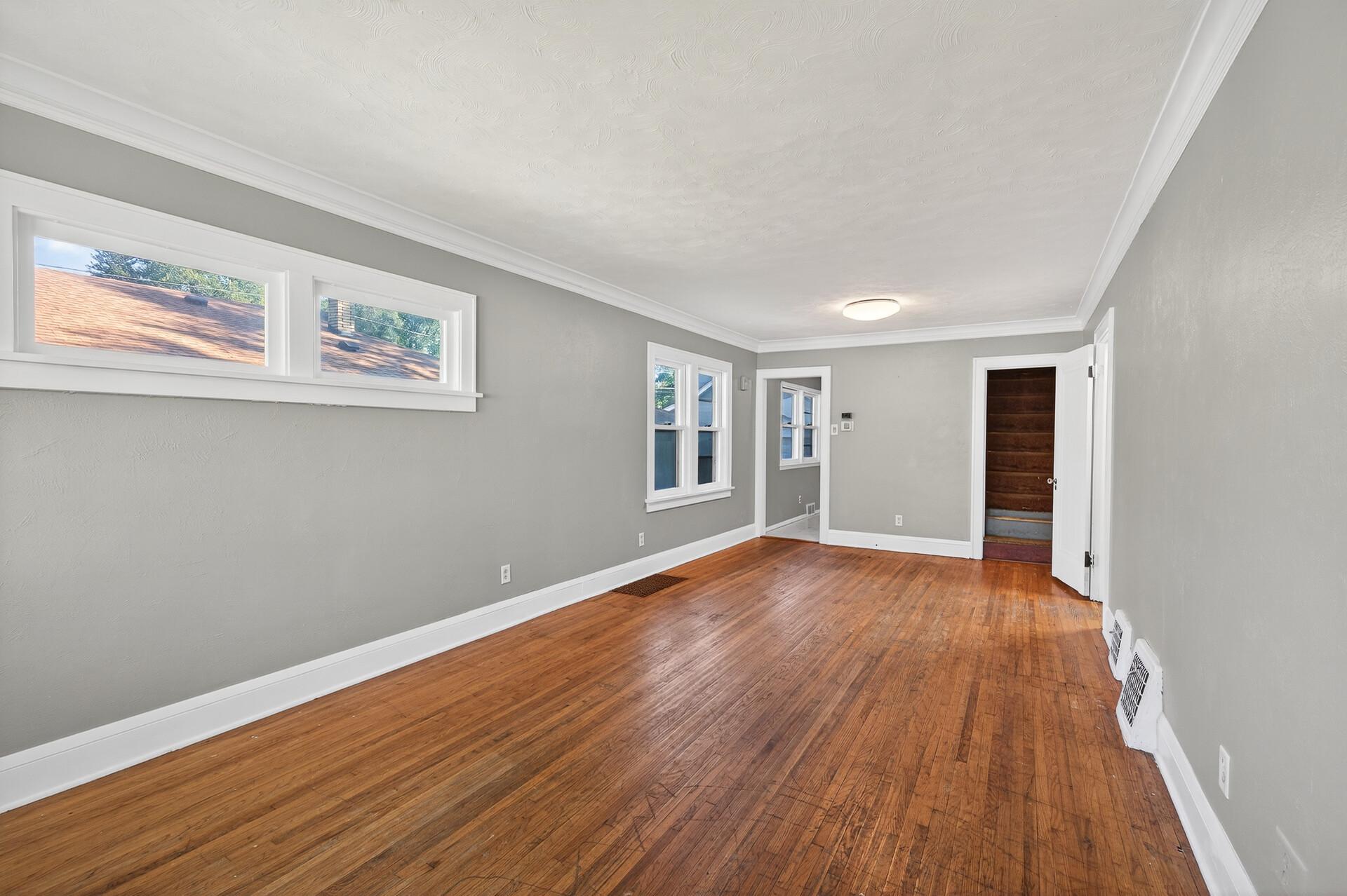 834 Iroquois Avenue