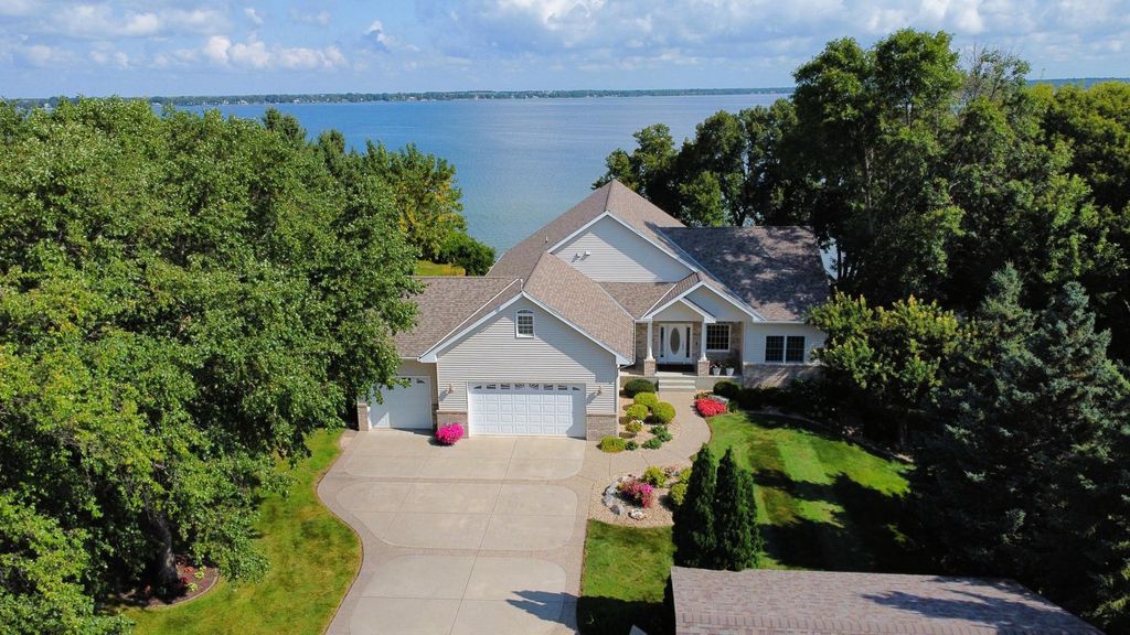 Photo of 521 E Summit Street, Battle Lake, MN 56515 (MLS # 7038626)