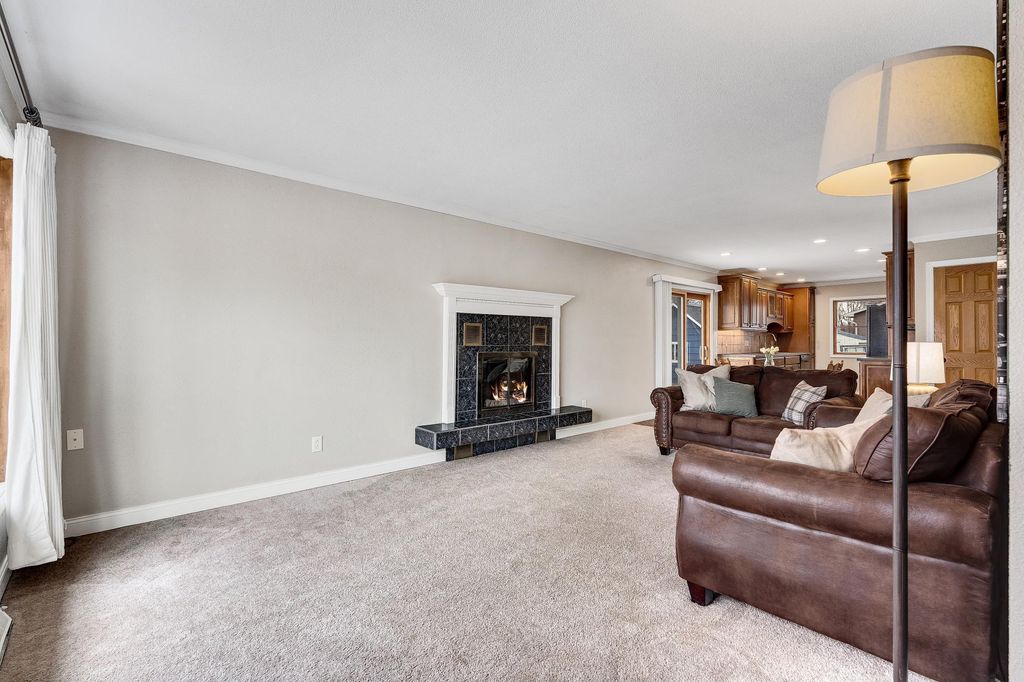 Photo of 431 S 9th Street, La Crescent, MN 55947 (MLS # 7009890)