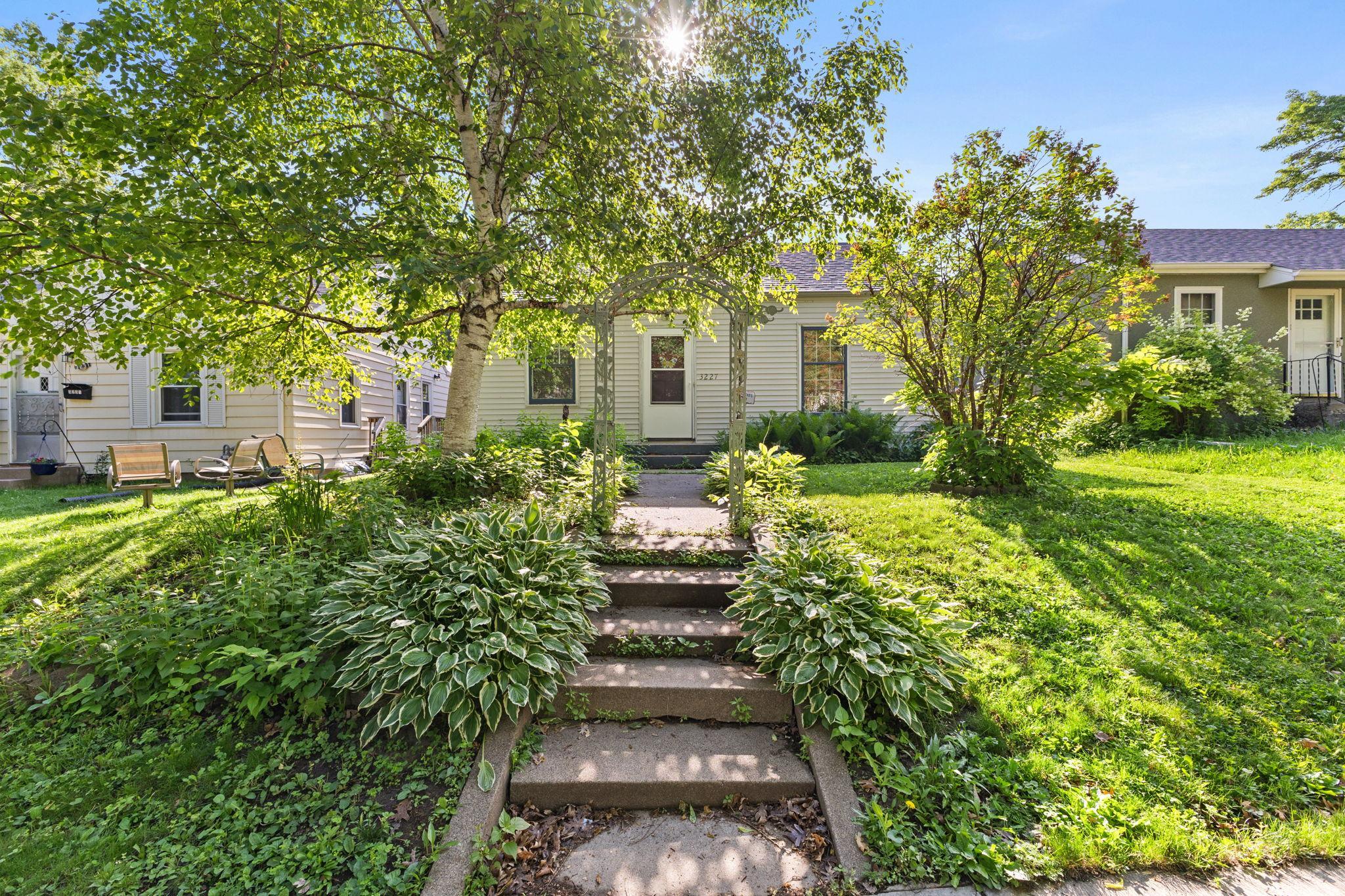 3227 Fillmore Street NE