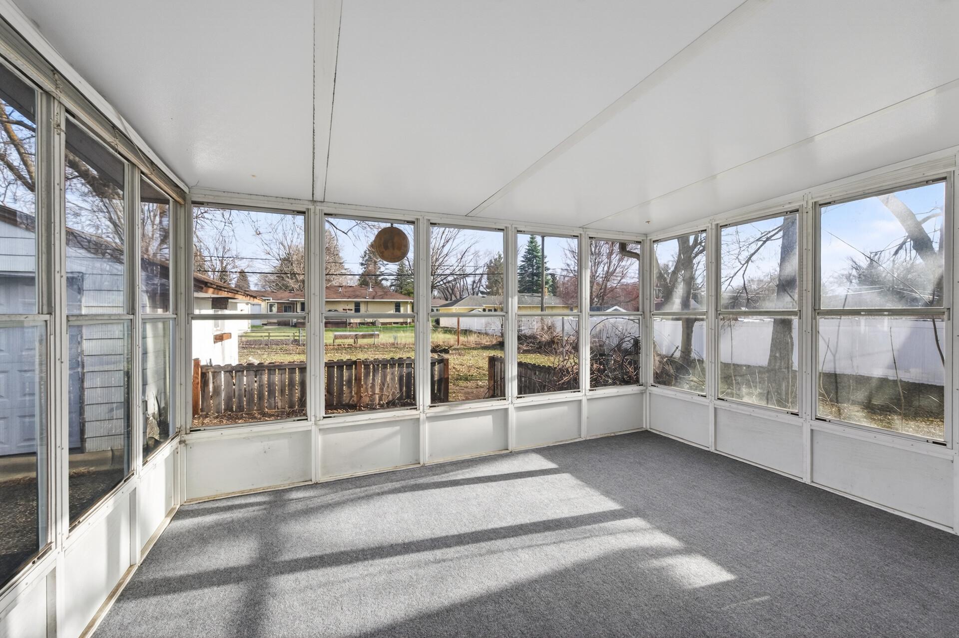 121 Roselawn Avenue E