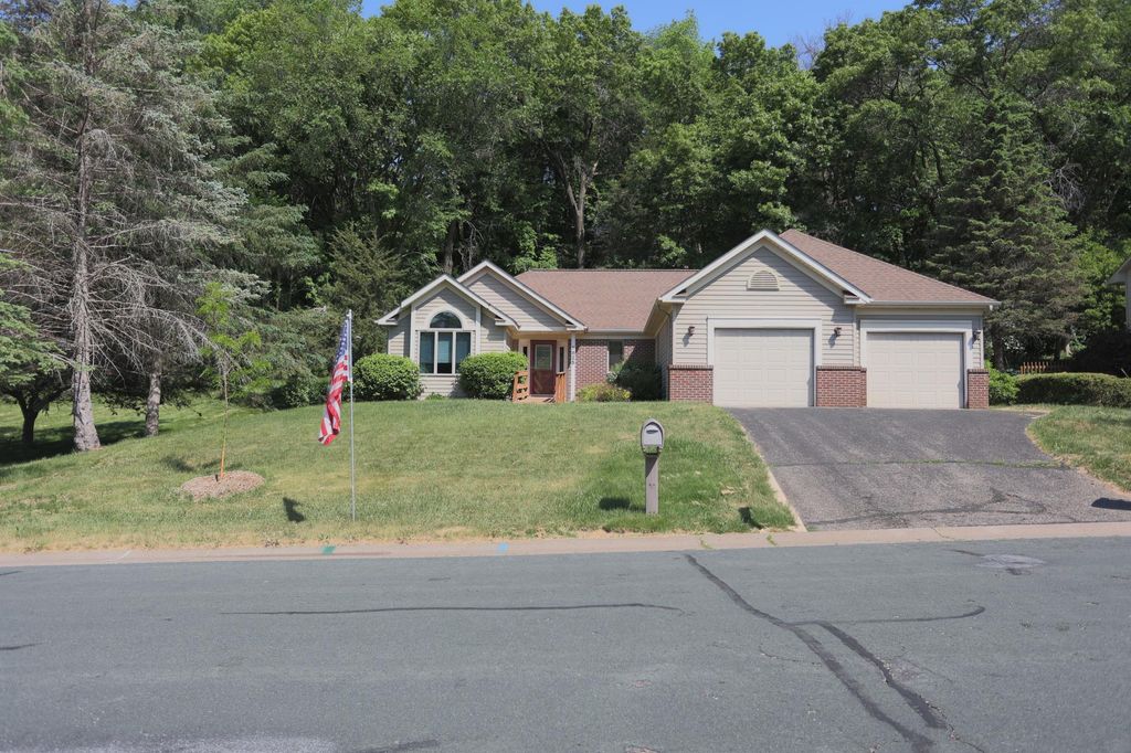 Photo of 1825 Golf View Drive, River Falls, WI 54022 (MLS # 7084342)