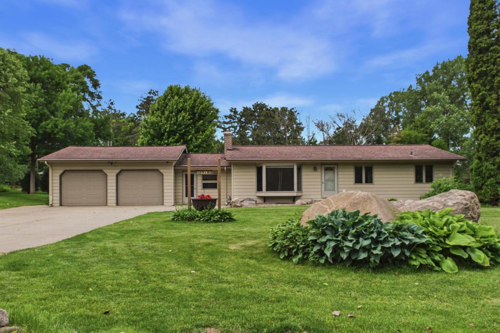 Photo of 2918 Oakland Road, Hopkins, MN 55305 (MLS # 7092220)