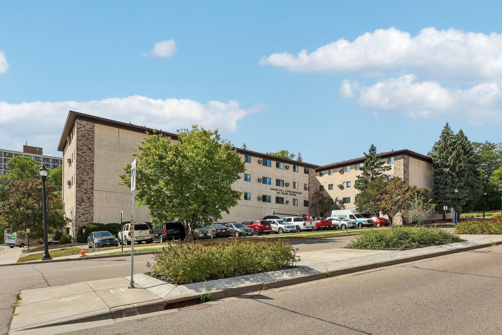 Photo of 221 Grand Ave AVE #115, South Saint Paul, MN 55075 (MLS # 7140106)