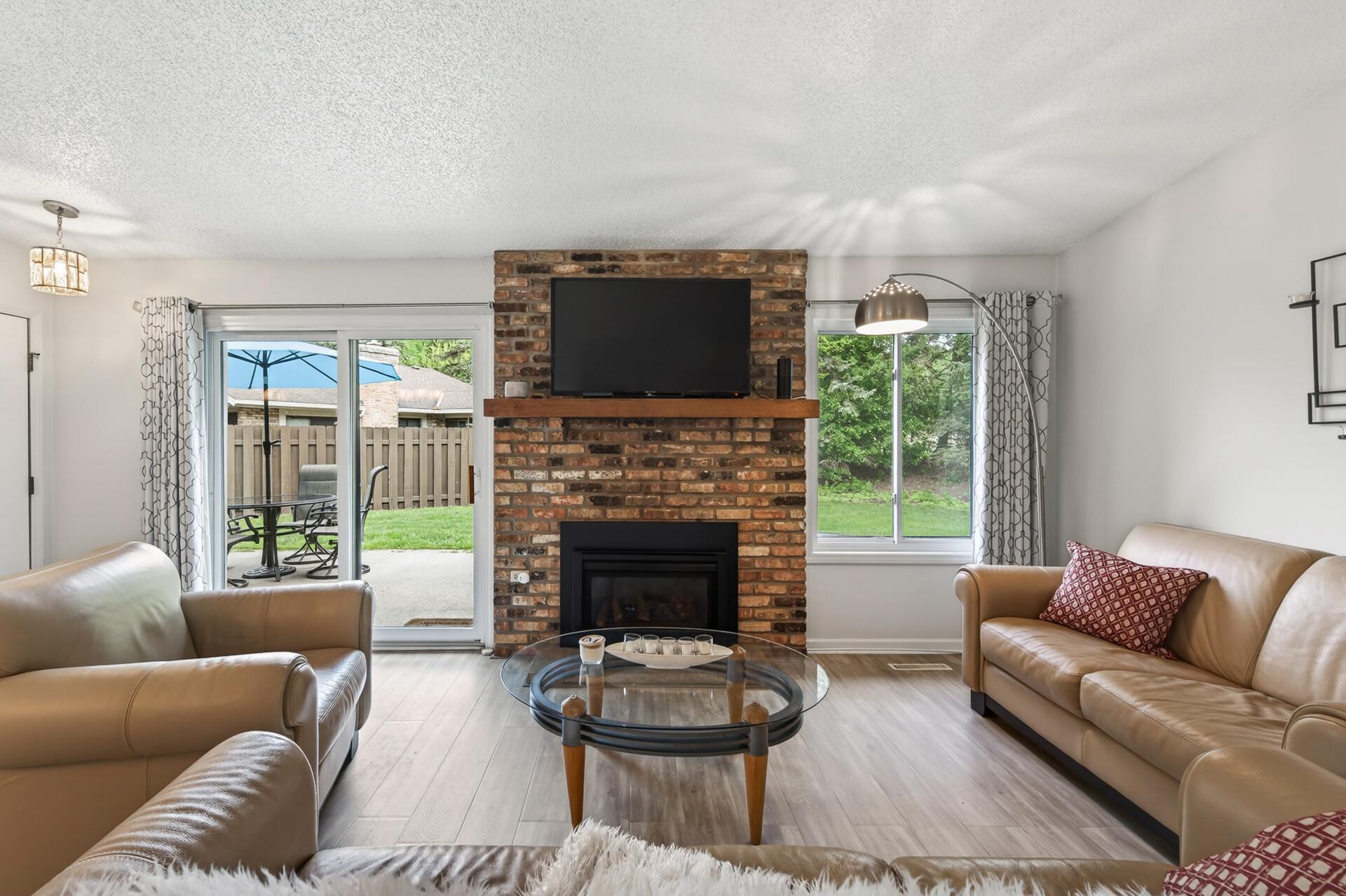 9601 Lonsdale Circle