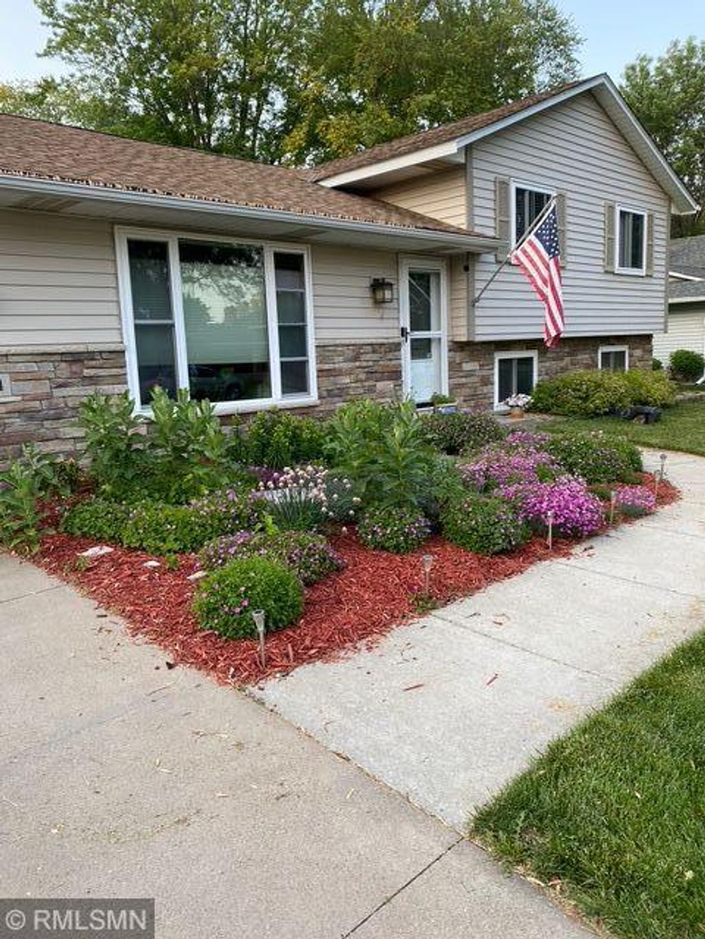 Photo of 8414 72nd Street S, Cottage Grove, MN 55016 (MLS # 7017018)