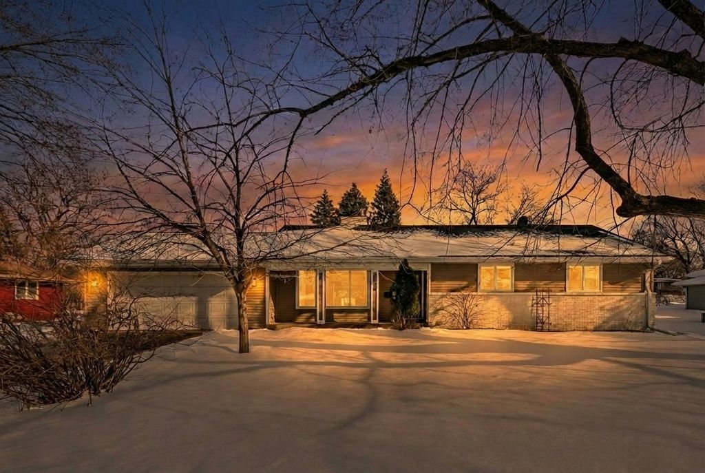 Photo of 1120 Unity Avenue N, Golden Valley, MN 55422 (MLS # 6818724)