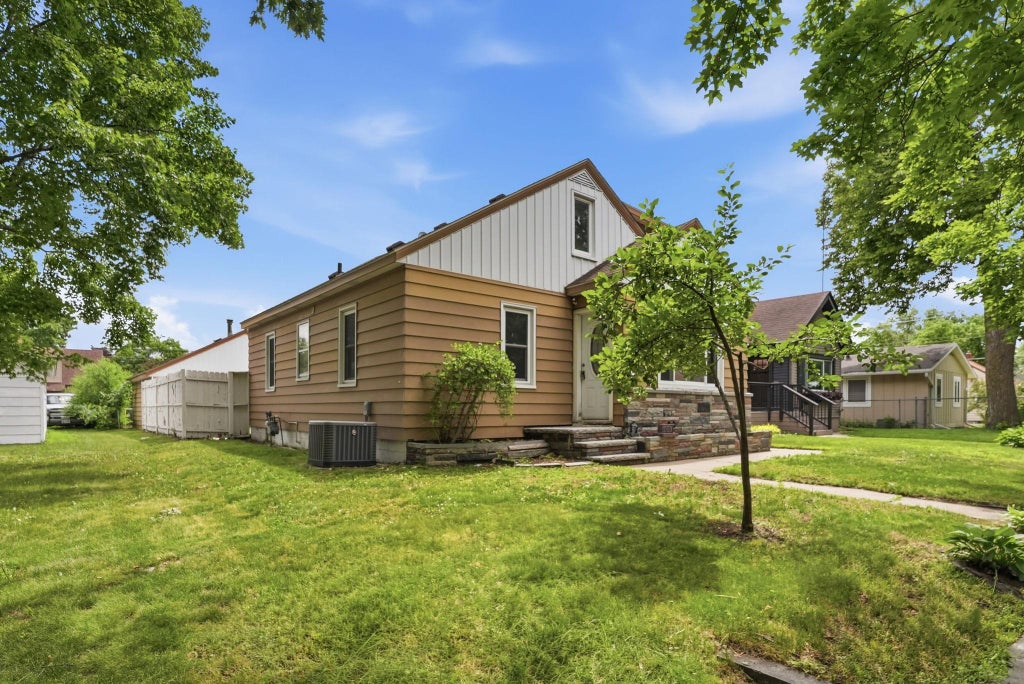 Photo of 108 21st Avenue N, Saint Cloud, MN 56303 (MLS # 7100838)