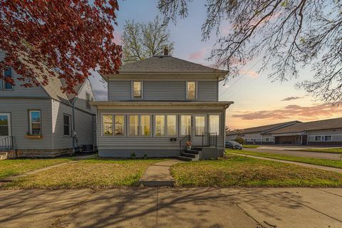 Photo of 727 2nd Street NW, Faribault, MN 55021 (MLS # 7070346)
