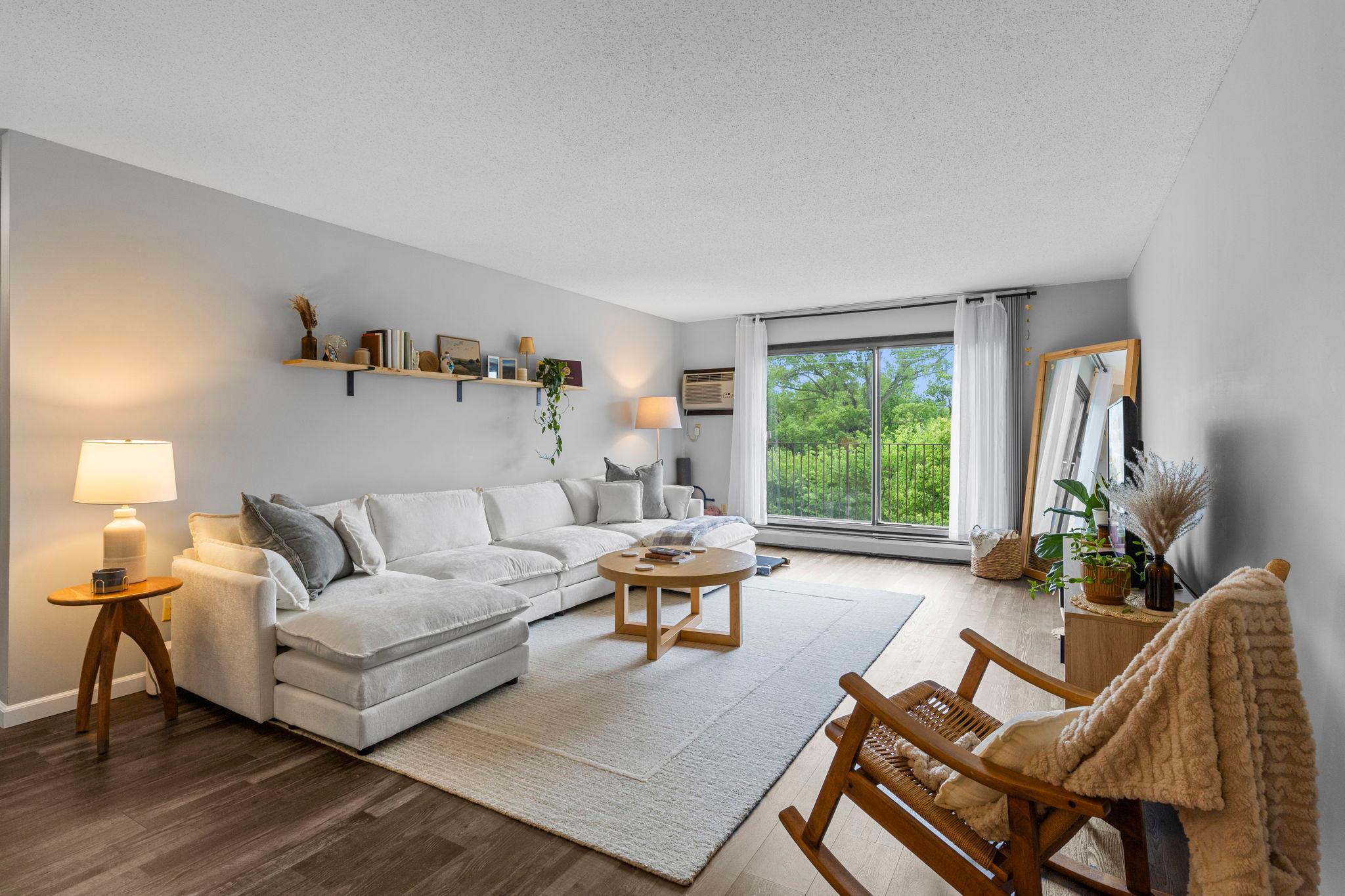 1304 W Medicine Lake Drive 308