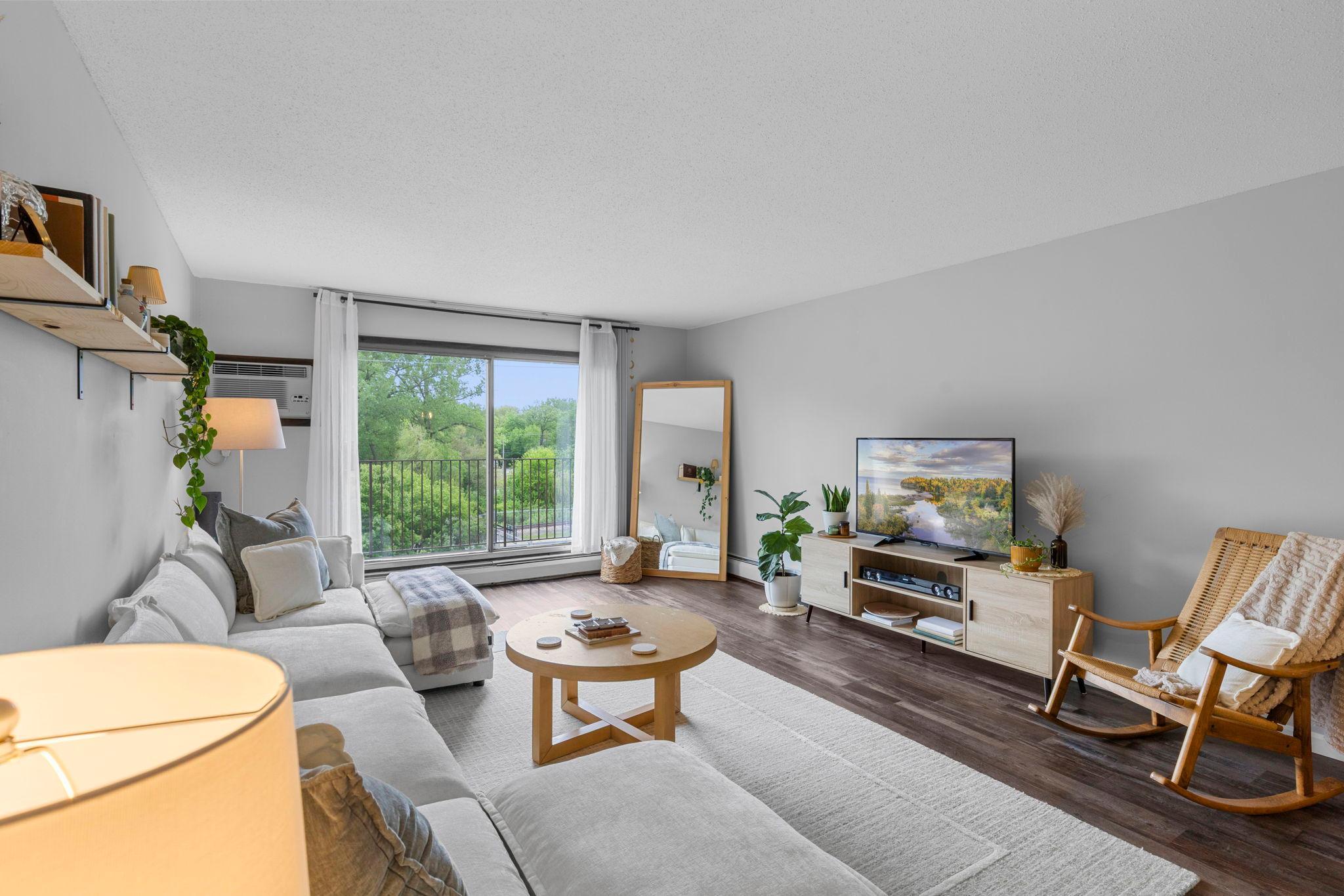 1304 W Medicine Lake Drive 308