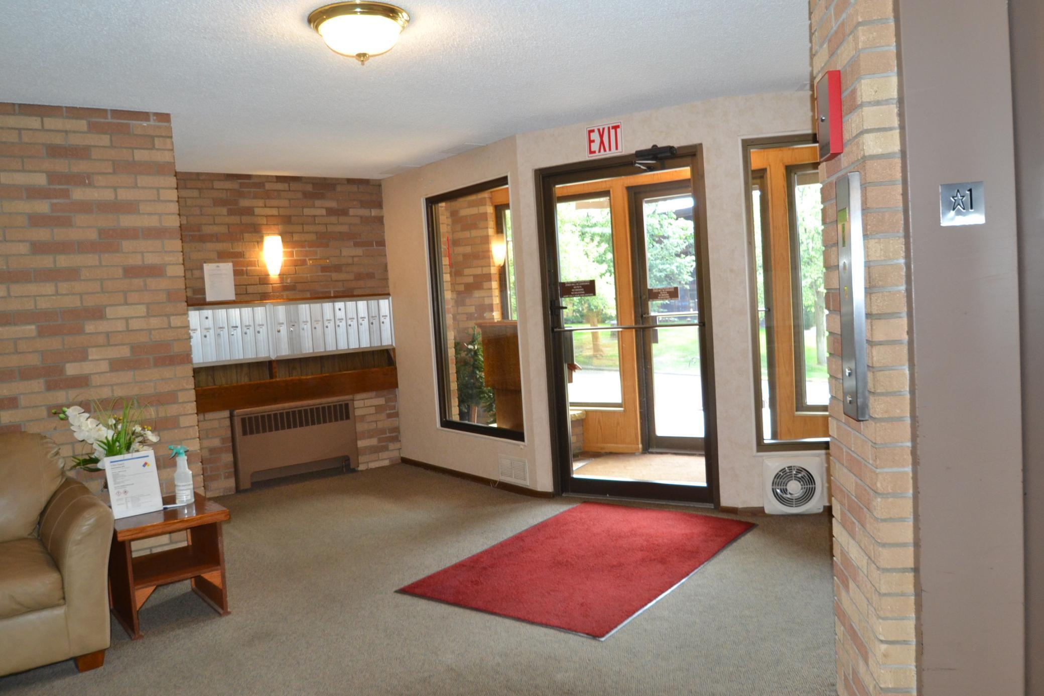 2690 Oxford Street N 209