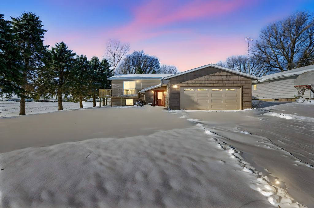 Photo of 225 S 7th Avenue E #E, Truman, MN 56088 (MLS # 6824455)