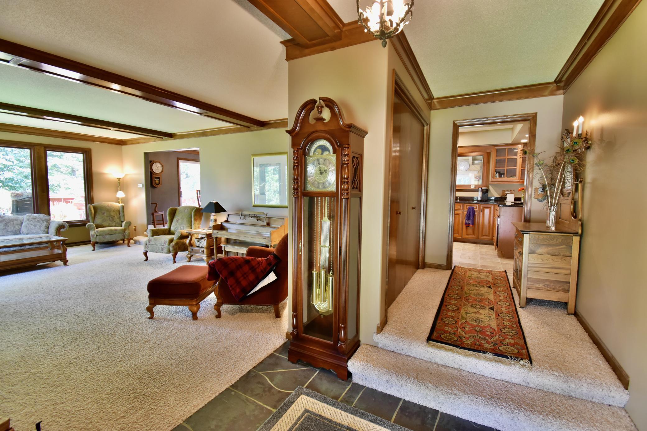 1800 Linda Lane