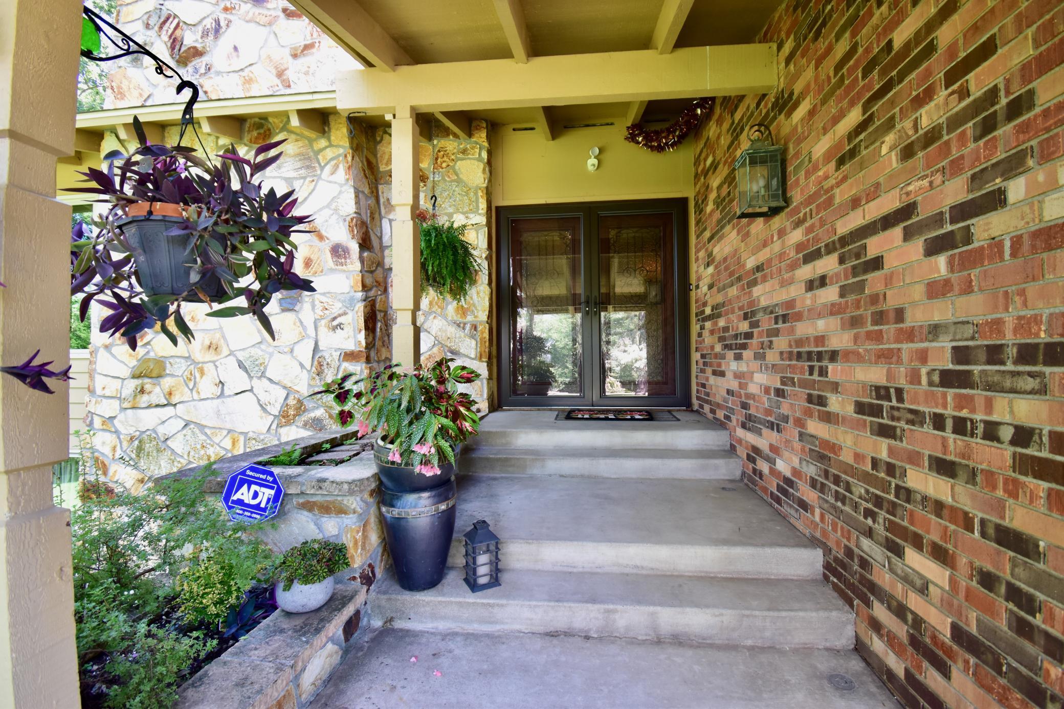 1800 Linda Lane