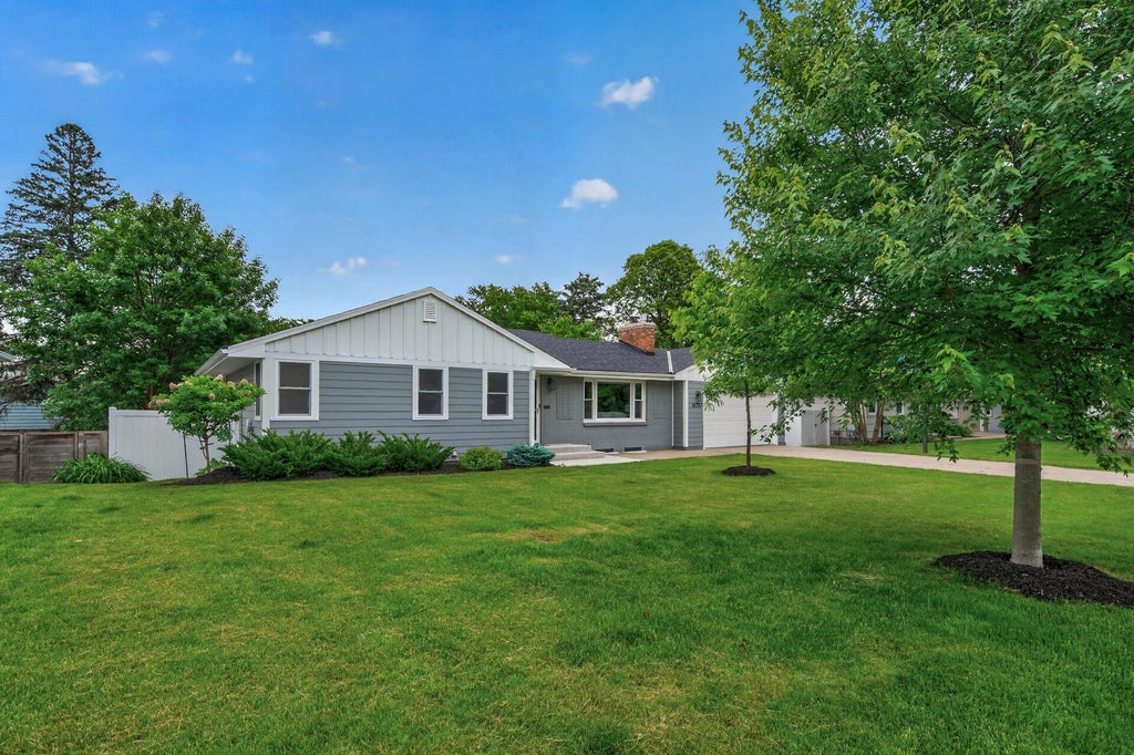 Photo of 6037 York Avenue S, Edina, MN 55410 (MLS # 7080931)