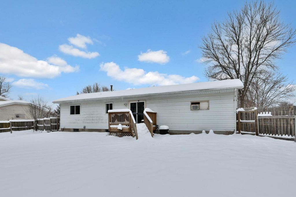 Photo of 30125 Ridgewood Avenue, Shafer, MN 55074 (MLS # 6826342)