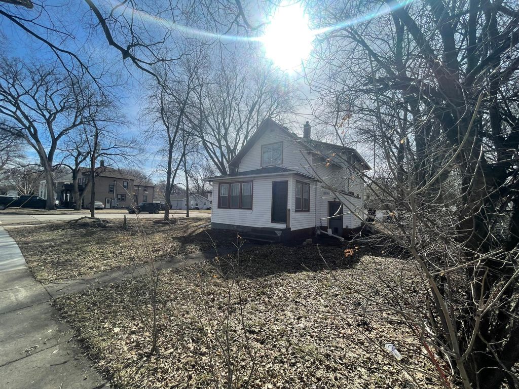 Photo of 401 5th Street S, Moorhead, MN 56560 (MLS # 7049504)