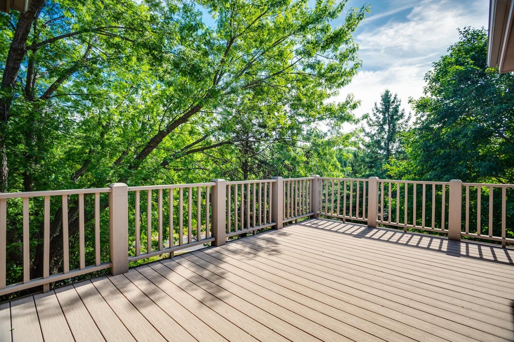 Photo of 7089 Crowne Oak Road, Eden Prairie, MN 55344 (MLS # 7142066)