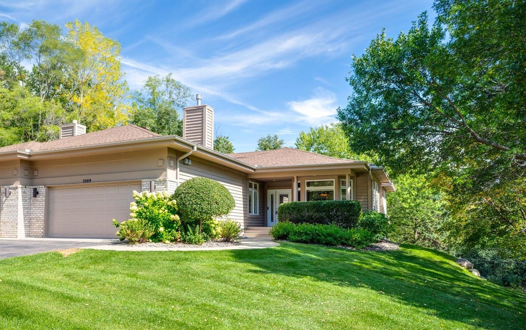 Photo of 7089 Crowne Oak Road, Eden Prairie, MN 55344 (MLS # 7142066)