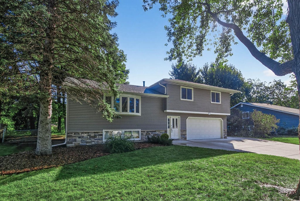 Photo of 9585 Able Street NE, Blaine, MN 55434 (MLS # 7091066)