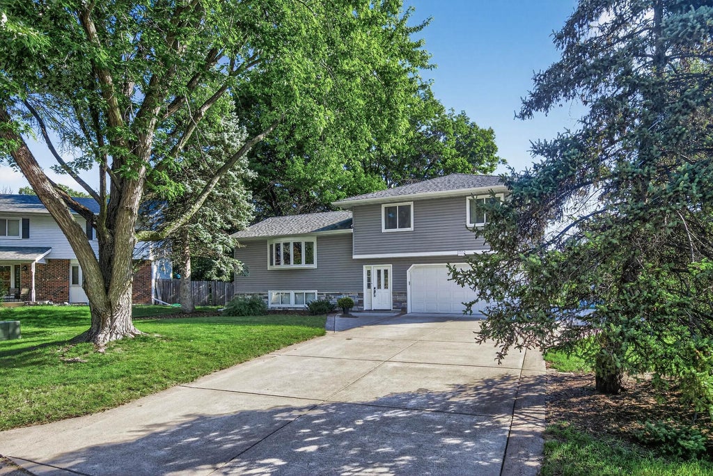 Photo of 9585 Able Street NE, Blaine, MN 55434 (MLS # 7091066)