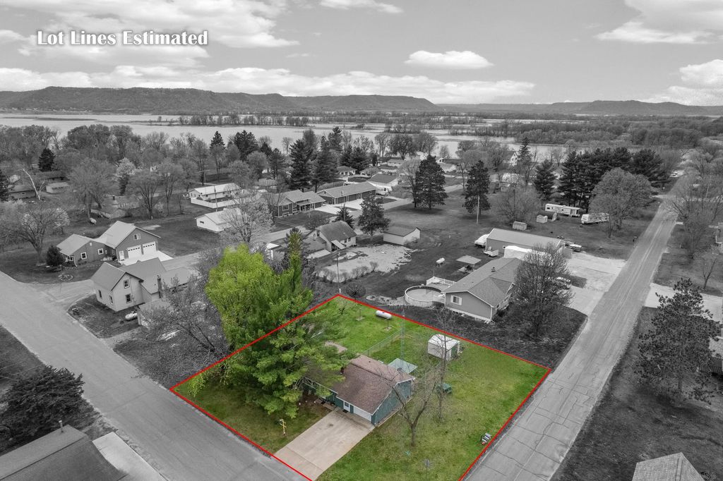 Photo of 526 S Herman Street, Cochrane, WI 54622 (MLS # 7062677)