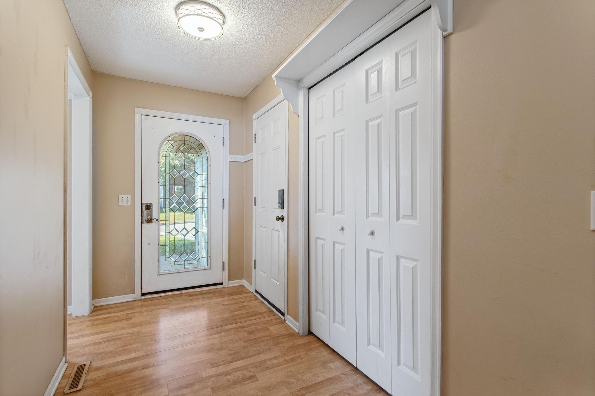 13613 Parkwood Lane