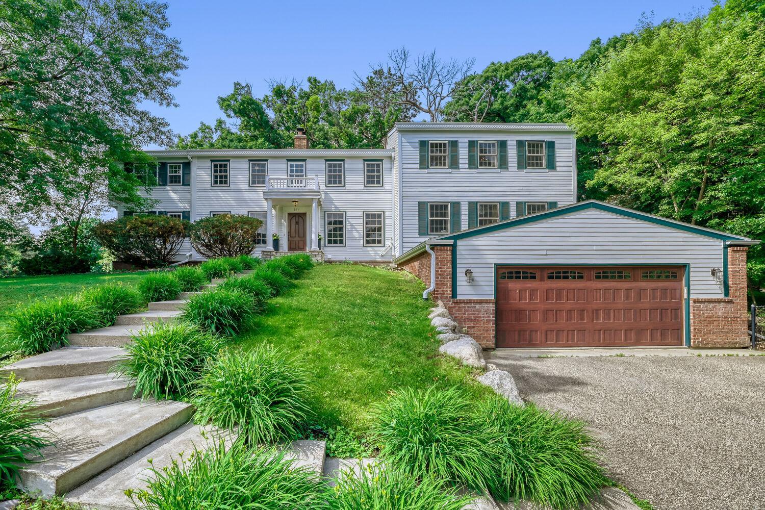 211 Paisley Lane