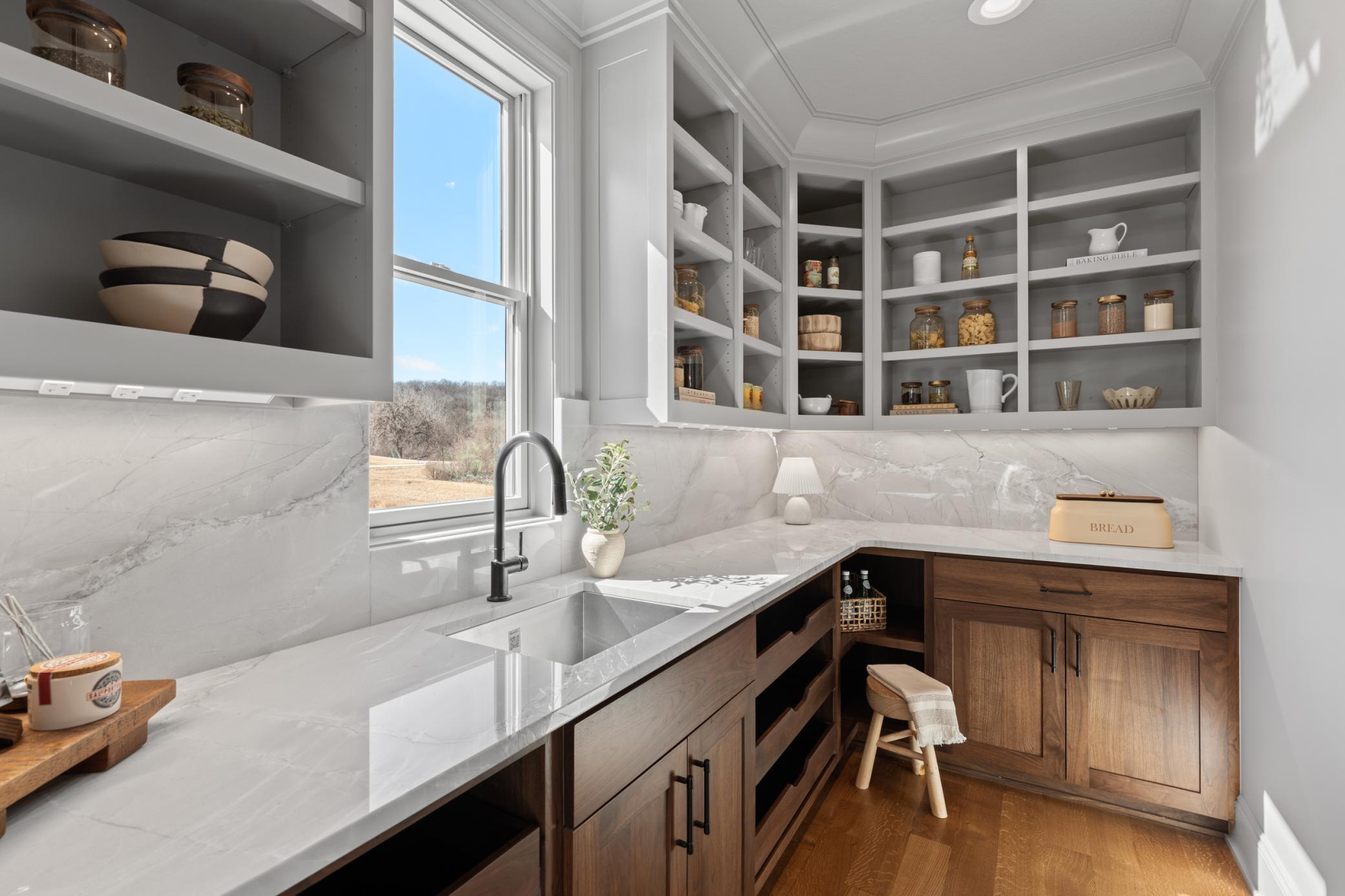 Rochester, Minnesota, 55902, United States, ,6 BathroomsBathrooms,Residential,Active,1770141